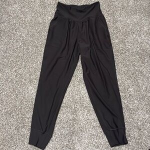 Old navy active pants size medium.